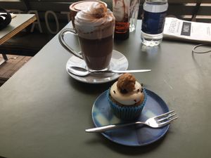 Cookie dough cupcake  at Vegabond - West in Amsterdam