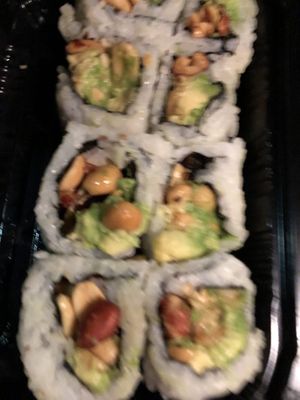 Avocado and peanut roll at Green Recipes in Flushing