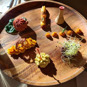 A plate of pates (all vegan, except one, which was vegetarian) at La Casa Viva in Valencia