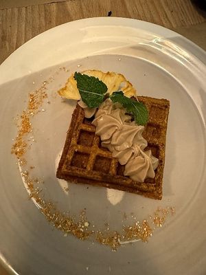 Gofre de calabaza y avellanas + Dulce de leche vegano at La Casa Viva in Valencia