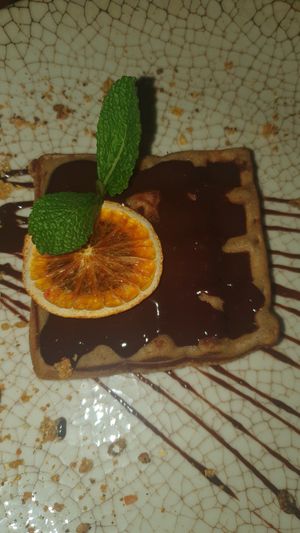 Gofre de trigo sarraceno, almendra y harina de castaña con crema de chocolate casera vegana at La Casa Viva in Valencia