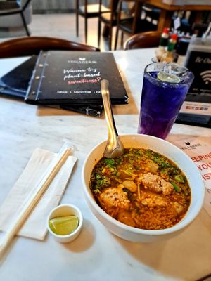 Noodles with tomyam soup  and butterfly pea and lime drink at Veganerie - Silom in Bangkok