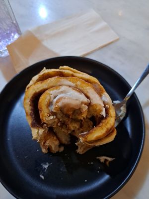 The cinnamon roll was dry af at Veganerie - Silom in Bangkok
