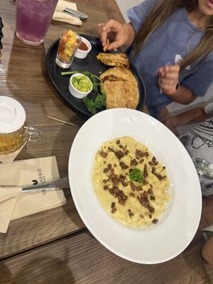 Quesadillas und Mac n Cheese  at Veganerie - Silom in Bangkok