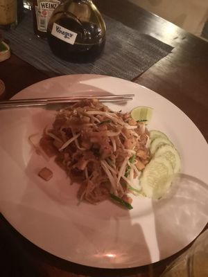 Super tasty vegan Pad Thai at Barracuda Restaurant at Darawan - Maybe closed in Koh Tao