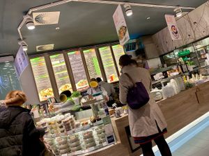 inside at Dean & David - Willy-Brandt-Platz in Mannheim