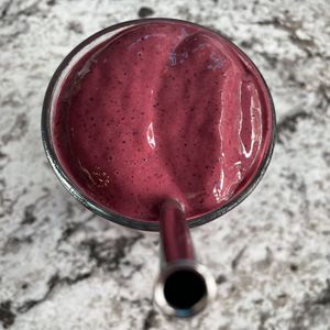 The Snozzberry Milkshake. 

Hemp Milk, Mixed Berries, Lemon, Lavender, & Vitamin/Mineral/AminoAcid/Protein Milkshake Blend.

#Vegan #Functional #GlutenFree #Protein #Milkshake at Daily Fuel in Portland