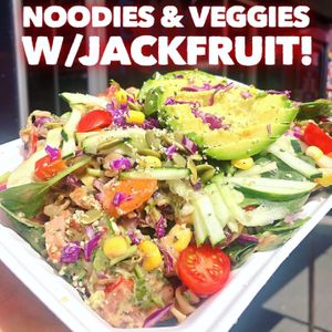 Noodies and Veggies with Jackfruit Salad!
📍 Daily Fuel
3342 SE Belmont St
Portland, Oregon at Daily Fuel in Portland