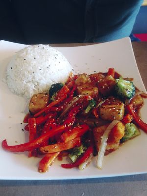 Teriyaki Wok with tofu and veggies at Sukhothai in Miami