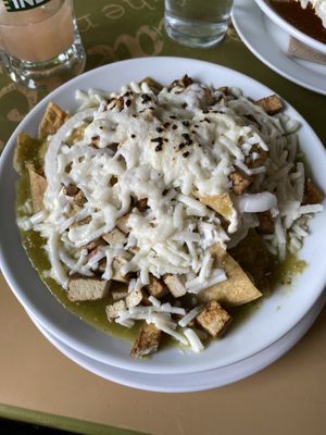 Chilaquiles veganos 10/10  at La Cadencia Loncheria in Mexico City
