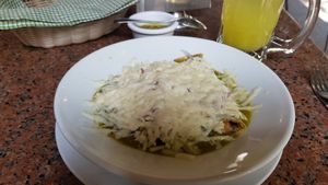 Chilaquiles en salsa de la casa at La Cadencia Loncheria in Mexico City
