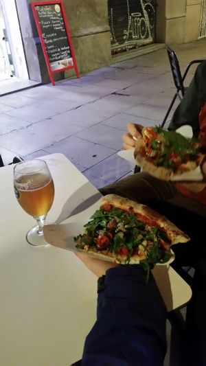 vegan pizza at Perejil in Barcelona