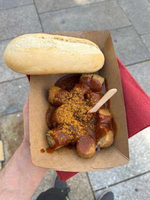 Vegan currywurst with brotchen at Curry am Schloss in Dresden