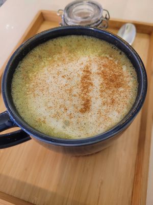 Matcha latte at Racines in Lausanne