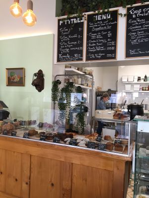 Le menu en haut et les pâtisseries en bas😍 at Racines in Lausanne