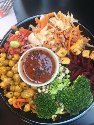 Asian fusion bowl w smoked tofu at Copper Branch in Nice