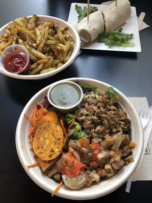 Mediterran Bowl & Falafel Wrap at Copper Branch in Nice