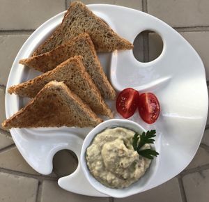 Padlizsánkrém pirítóssal/ baba ganoush with toast at Magora in Vac