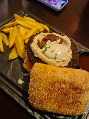 Veggie Burger at Maschu Maschu in Vienna