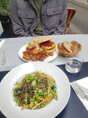  at Le Café de Mars in Paris