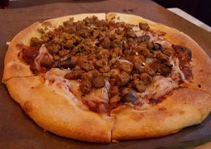The vegan pizza is fabulous🌱😍 at Lancaster Taphouse in Regina