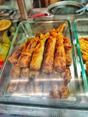 Dishes available at Pek Kio Vegetarian 白橋齋熟食 in Central Singapore