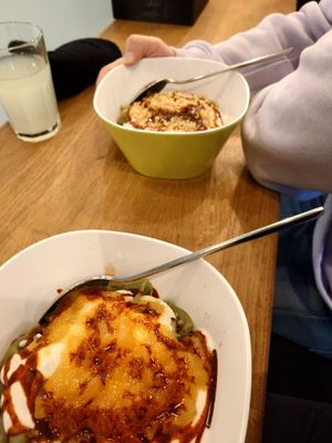Manti groß, Apfel-Mango-Chutney/ Walnüsse; hausgemachte Limonade at Lezizel Manti - Türkische Teigtaschen in Koblenz