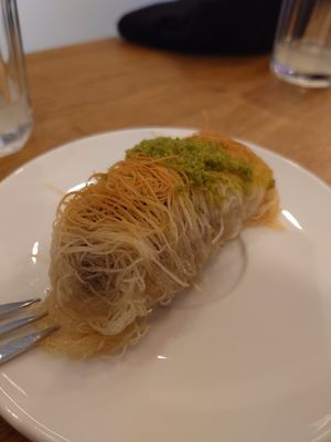 Baklava at Lezizel Manti - Türkische Teigtaschen in Koblenz