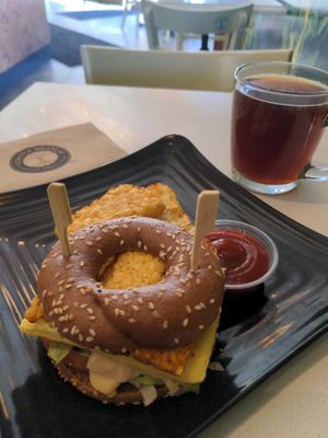 Breakfast combo: tempeh bacon and JUST egg bagel, hash browns, Americano at Copper Branch in Thornhill