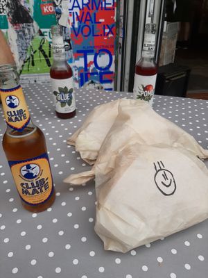 Delicious Vöner with tahini garlic sauce at Vöner der Vegetarische Döner in Berlin