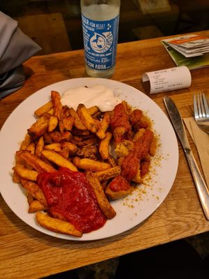 Curry wurst with fries, ketchup and mayo at Vöner der Vegetarische Döner in Berlin