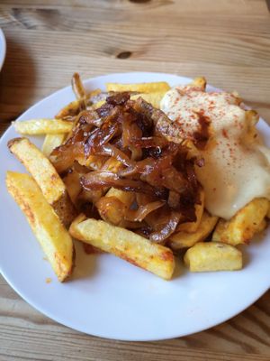 We eat 3 at Vöner der Vegetarische Döner in Berlin