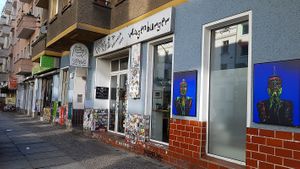 Exterior of locatoin, street view at Vöner der Vegetarische Döner in Berlin
