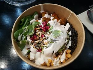 Vegan Bowl with Avocado and chicken at beets&roots  in Hamburg