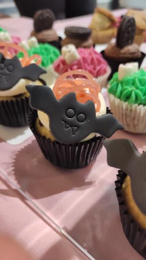 Cupcake Halloween at Magpies  in Bruges