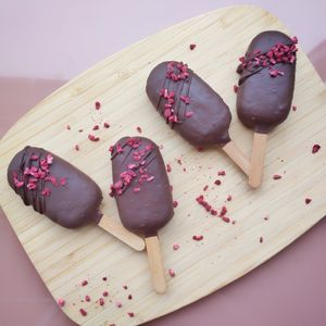 Cakesicles glutenfree at Magpies  in Bruges