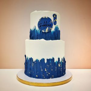 Two tier cake at Magpies  in Bruges