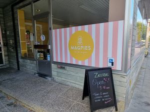 Front and entrance shop at Magpies  in Bruges