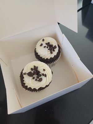 Gluten free chocolate cupcakes at Catberry in Ghent