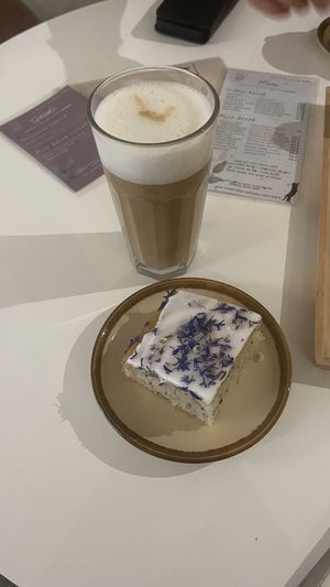 Latte with lemon cake  at Catberry in Ghent