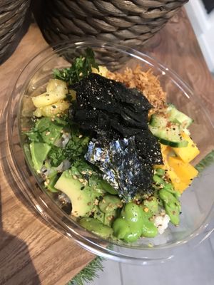 vegan poke bowl 🥰 at Green Gorilla in Lausanne