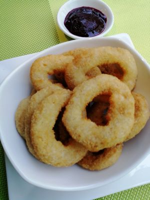 Vegan Onion Rings with beet ketchup at Lavka in Guatemala City
