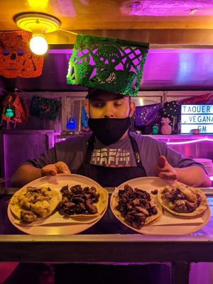 Tacos de Arrachera y de Chicharrón at Gracias Madre in Mexico City