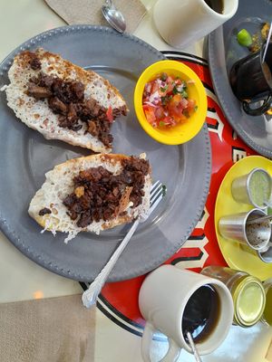 Molletes xon arrachera at Gracias Madre in Mexico City