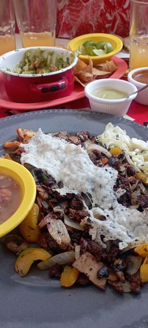 Alambre de arrachera yommy !!! at Gracias Madre in Mexico City