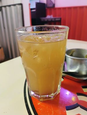 Agua del día (tamarindo y jengibre) #Veganuary at Gracias Madre in Mexico City