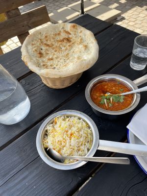 Daal 🍲 & garlic naan 🧄 🫓   at Dhaba in Nykobing