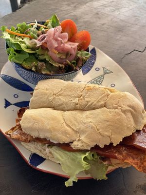 Sandwich BLT bacon vegano at Drift Bar in Santa Teresa