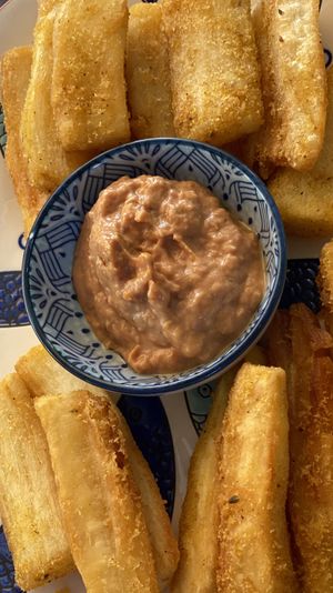 Juca frita + salsa vegana at Drift Bar in Santa Teresa
