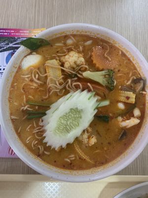 Tom Yam Soup with instant noodles - #16 - The very best dish at Good Taste Vegetarian - MBK in Bangkok